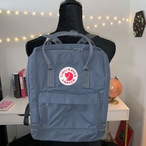 Fjall Raven Kanken backpack (dark grey)